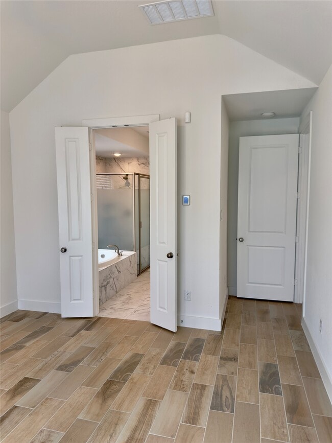 Building Photo - 15206 Cortines Ct