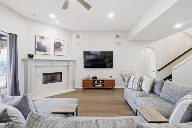 Building Photo - 2008 Vista Dr