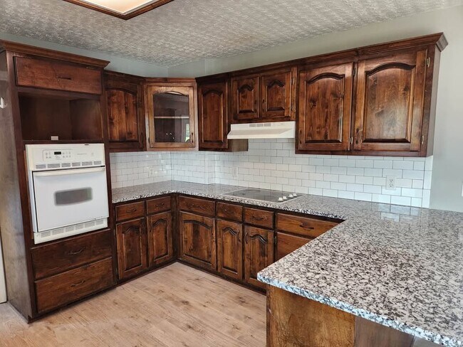 Building Photo - 1089 Pickle Rd