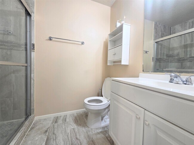 Building Photo - 16102 Mission Village Dr