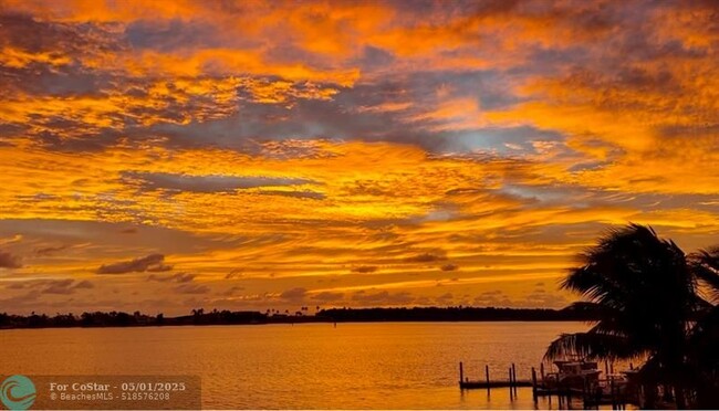 Primary Photo - 16385 Biscayne Blvd