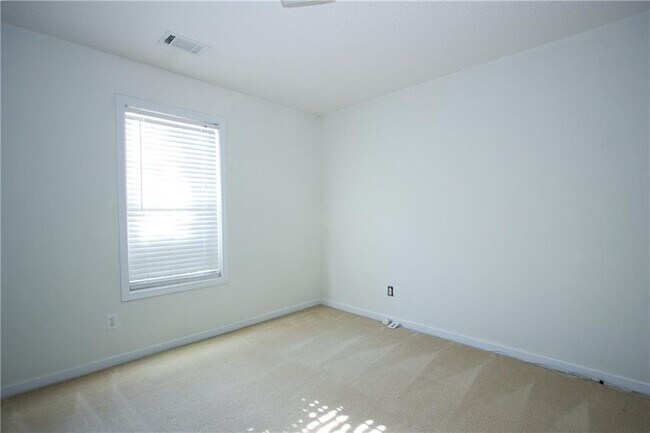 Building Photo - 2804 James Henry Dr