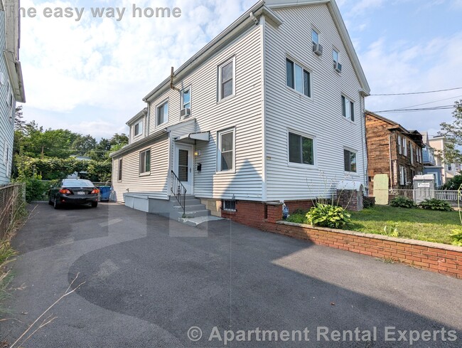 Building Photo - 322 Lowell St