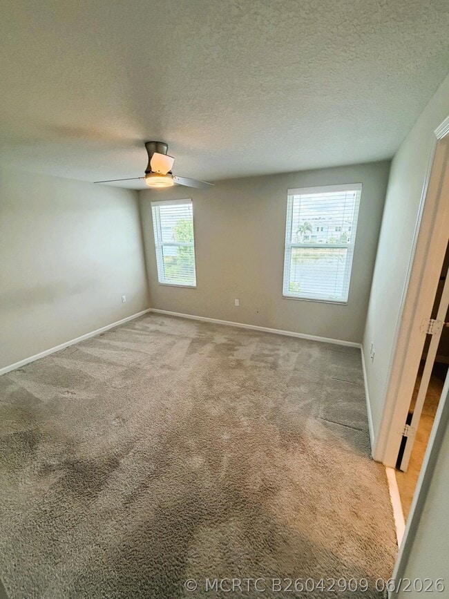 Building Photo - 342 SE Angler Dr
