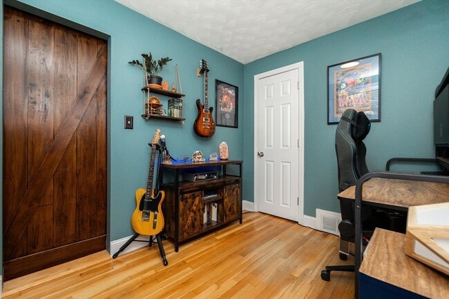 Building Photo - 73 Winfield St