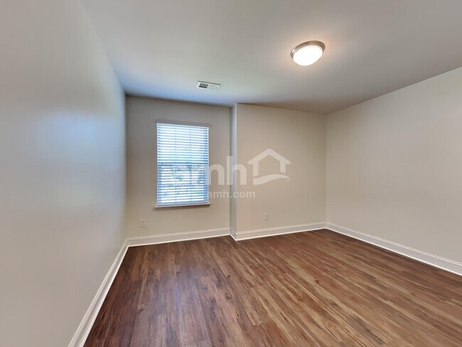 Building Photo - 199 Columns Rd