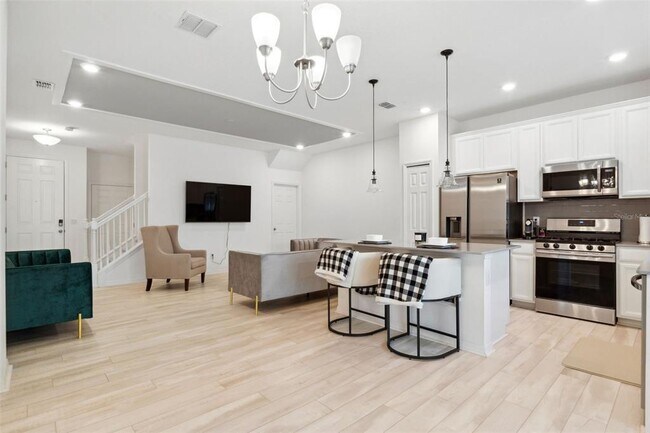 Building Photo - 5732 Skytop Dr