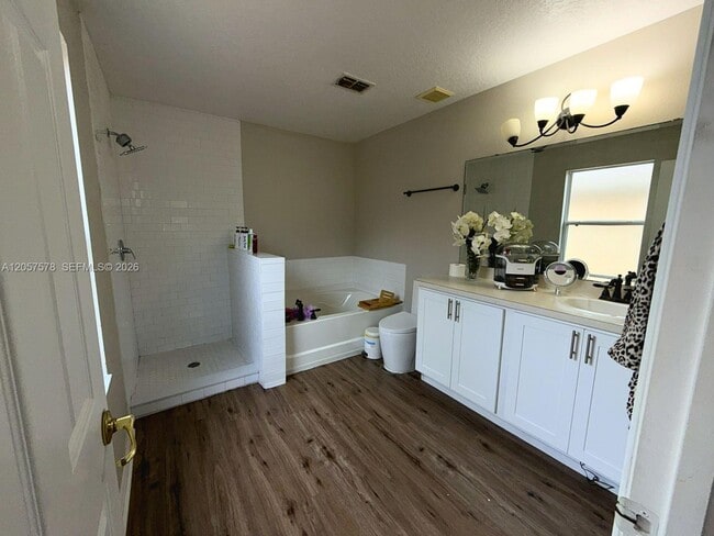 Building Photo - 233 Aldridge Ln