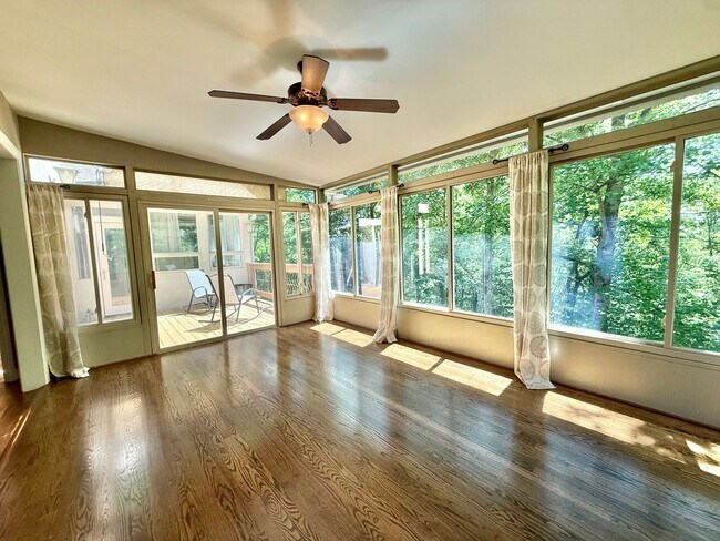 Building Photo - 309 Bullrun Valley Dr