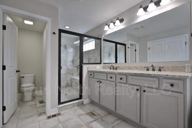 Building Photo - 1412 Leesland Dr