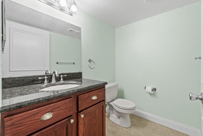 Building Photo - 111 Yacht Club Way