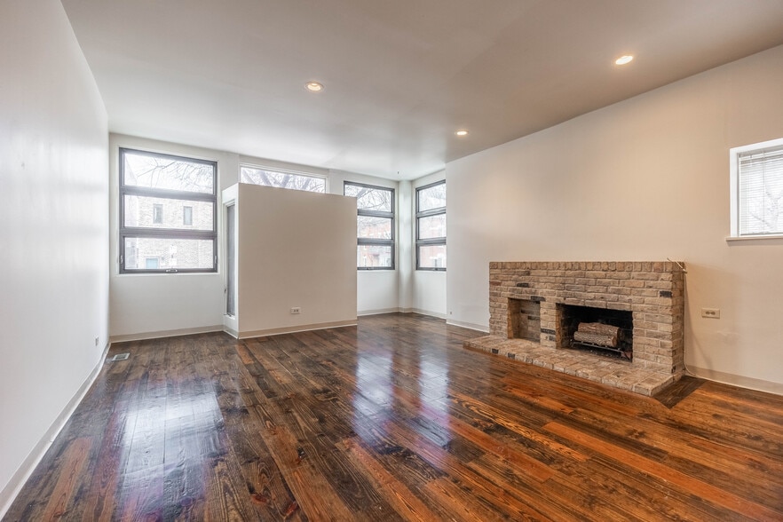 Building Photo - 2059 N Clifton Ave