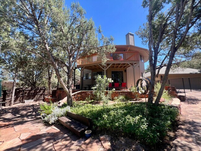 Building Photo - Furnished, 1-Year Long-Term Rental