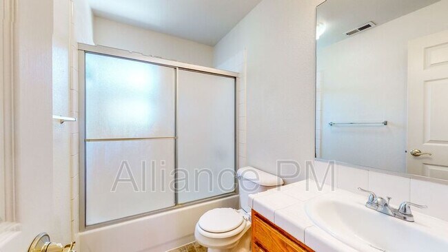 Building Photo - 1520 Humboldt St