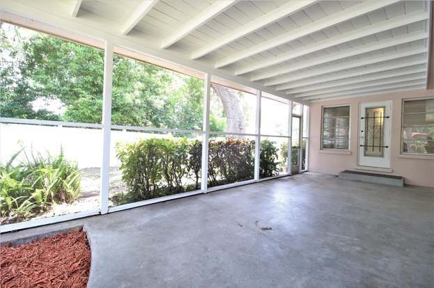 Building Photo - 1001 Brookside Dr
