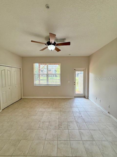 Building Photo - 2947 Pointeview Dr