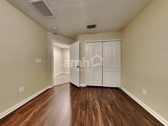 Building Photo - 86268 Augustus Ave