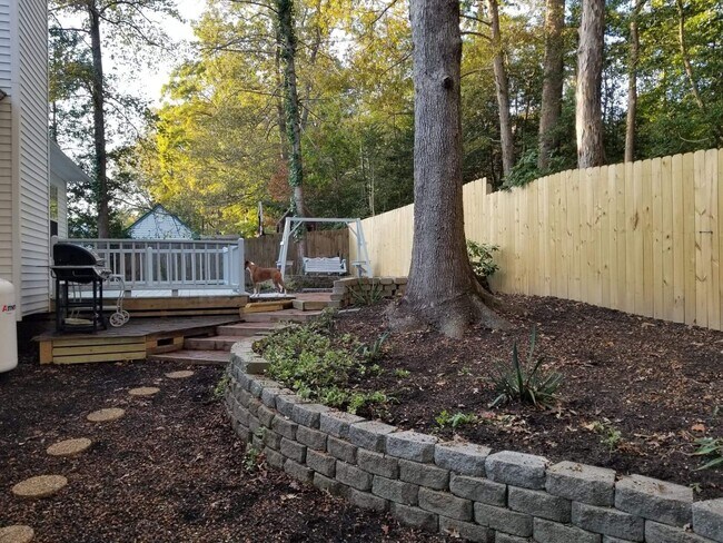 Building Photo - Wonderful 3 Bedroom 2 Bath Home with Garage in Quiet Williamsburg Community