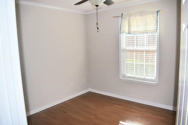 Building Photo - 1889 Long Creek Falls