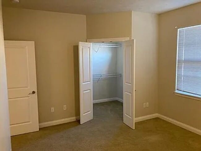 Building Photo - Gorgeous condo for rent