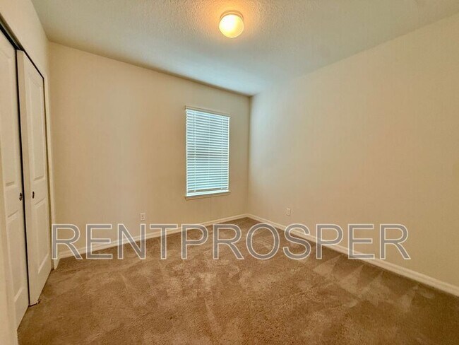 Building Photo - 5203 Northern Flicker Dr