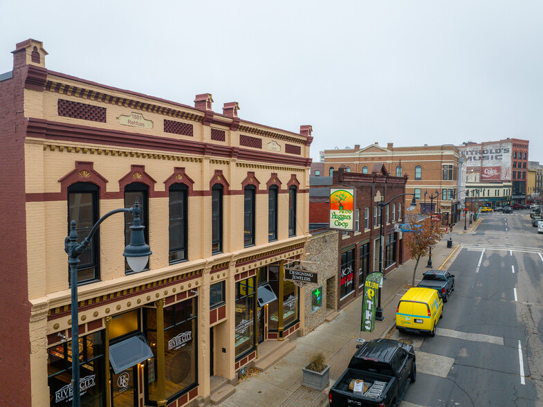 Building Photo - 316 4th St S