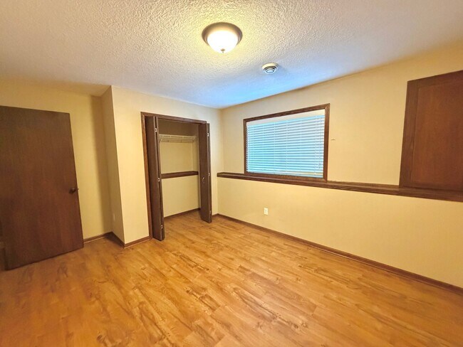 Building Photo - Beautiful 4bed 3bath Single Family Home In Sartell