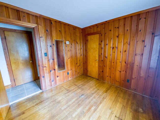 Building Photo - 2516 Gwen St