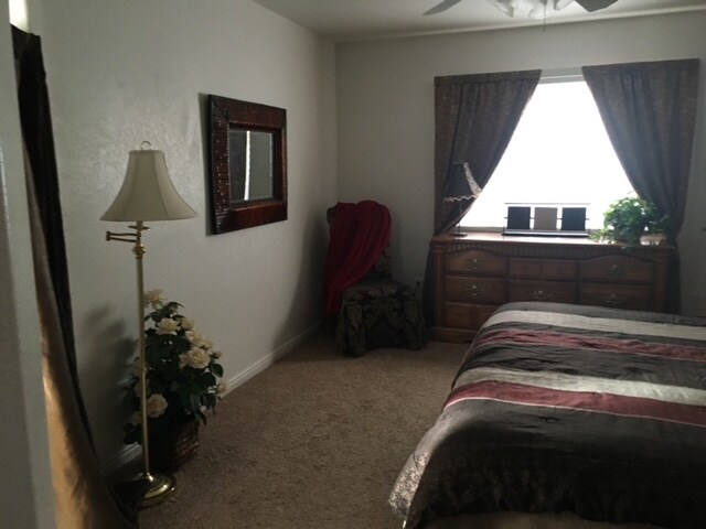 Building Photo - 1807 Desert Dawn Dr