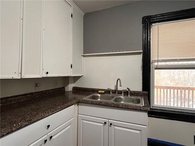 Building Photo - 28 Roger Williams Ave