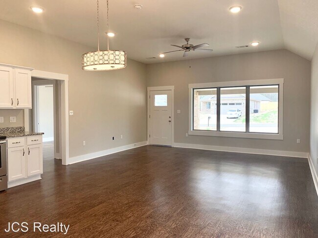 Building Photo - 3 br, 2 bath House - 328 Wolf Den