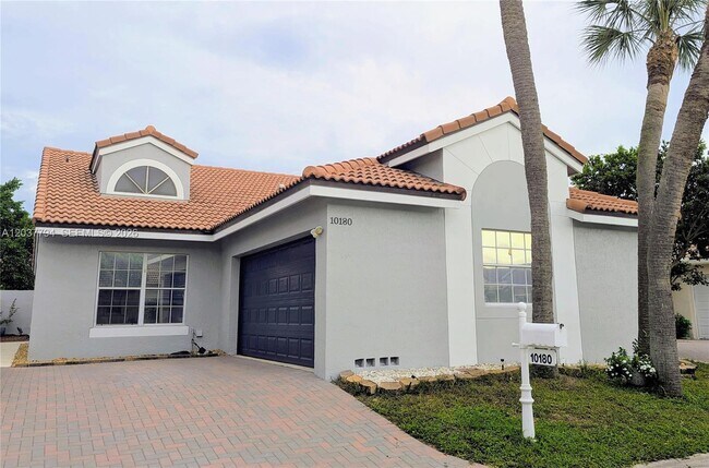 Building Photo - 10180 Fanfare Dr