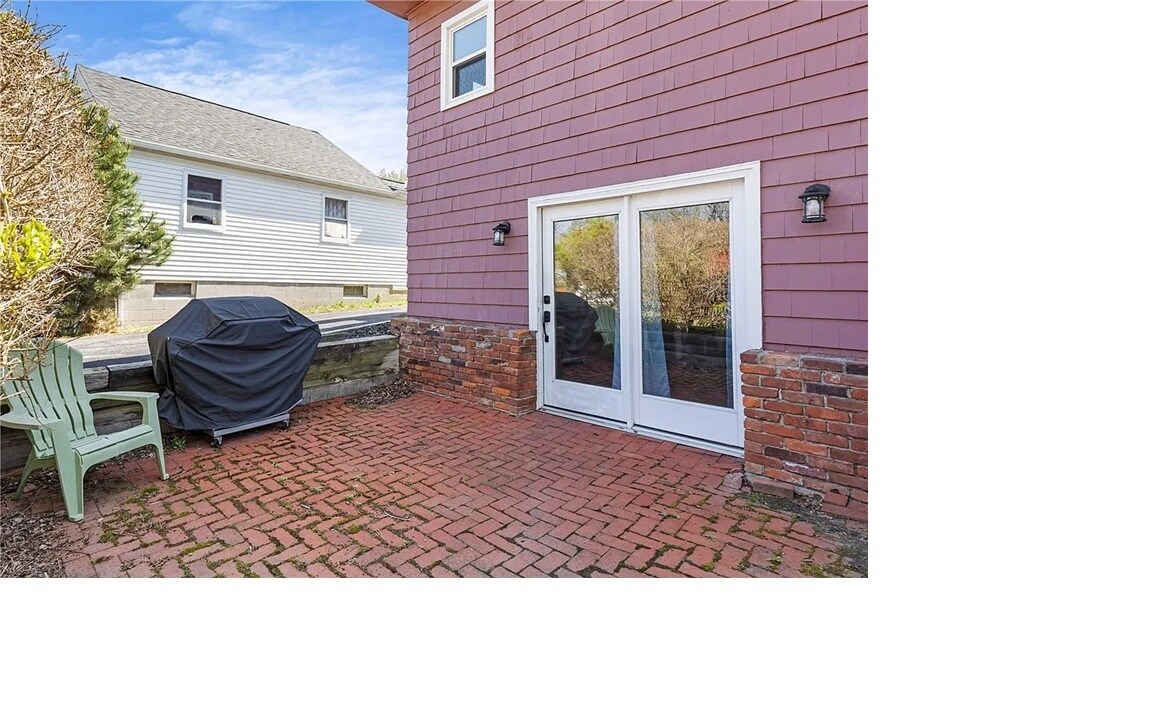 Building Photo - 3073 E Henrietta Rd
