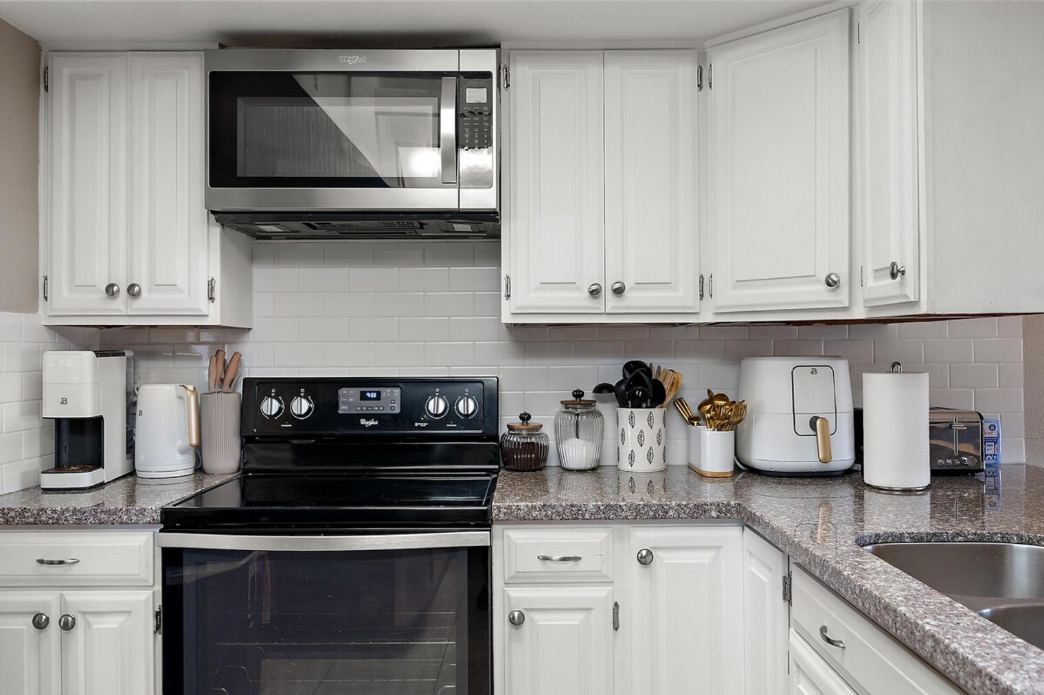 Building Photo - 4332 E Cherokee St