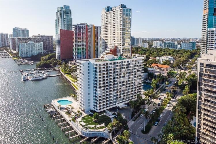 Building Photo - 200 SE 15th Rd