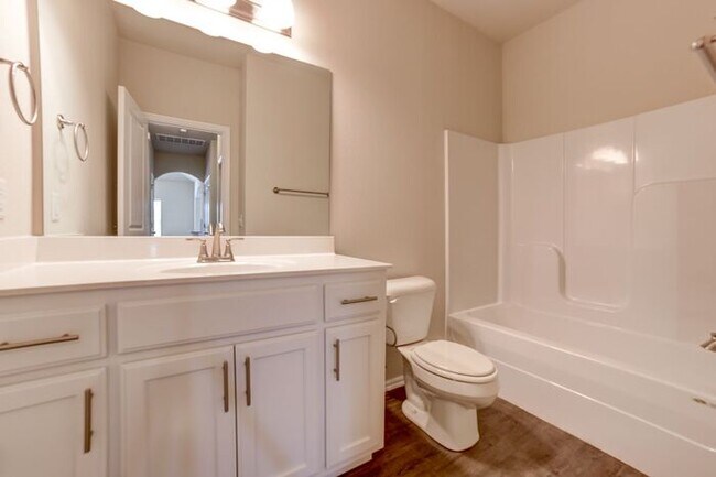 Building Photo - 3/2/2 Patio Home! Lawncare included plus a...