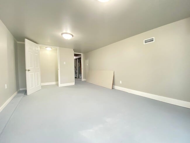 Building Photo - 4 Bed 1.5 Bath Home In Gary