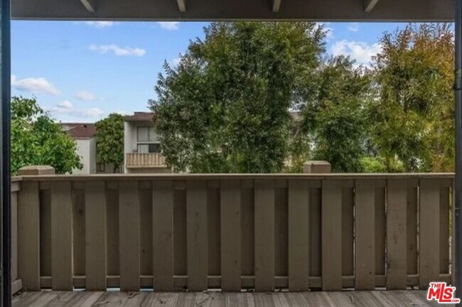 Building Photo - 18433 Hatteras St