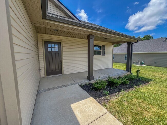 Building Photo - 702 Gleason Dr