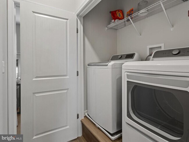 Building Photo - 4810 Vista Glen Ln