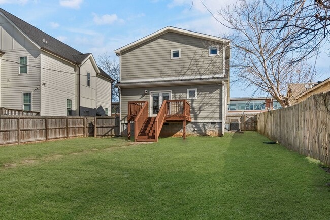Building Photo - Beautiful North Nashville Home