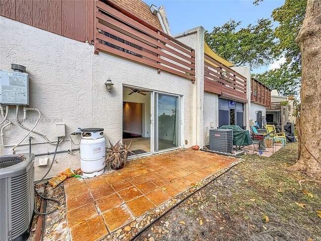 Building Photo - 2133 N 14th Ave