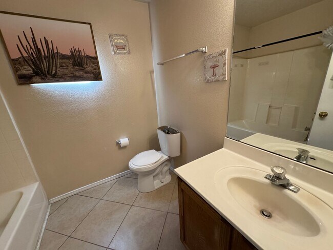 Building Photo - 4 bed 2 bath in SW ABQ