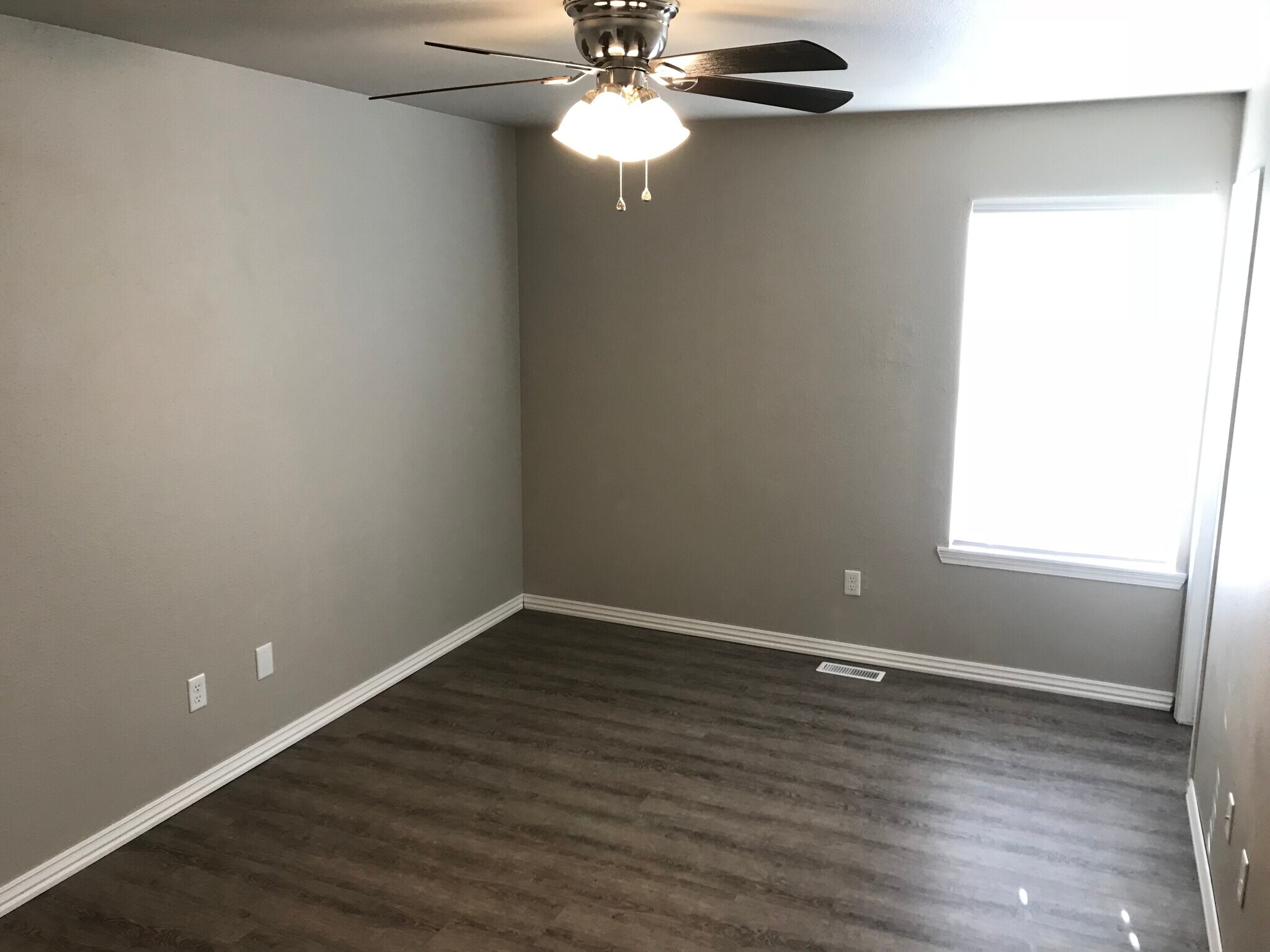 Building Photo - 1382 N Dawn Dr