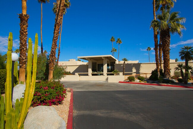 Building Photo - 501 Desert Lakes Cir