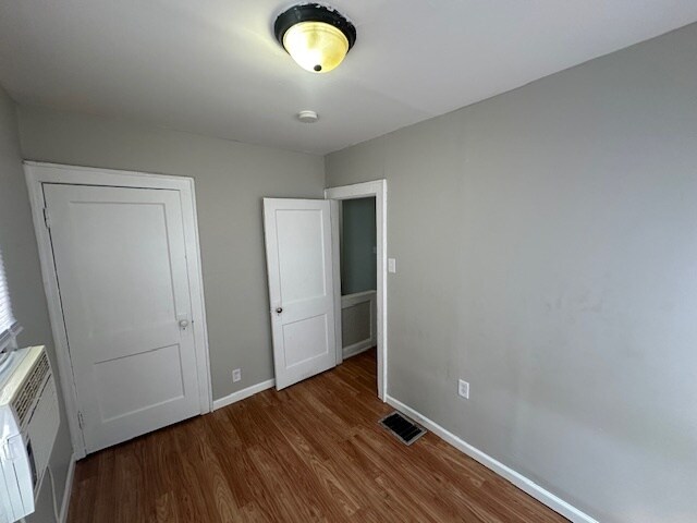 Building Photo - 1085 E 16th Ave