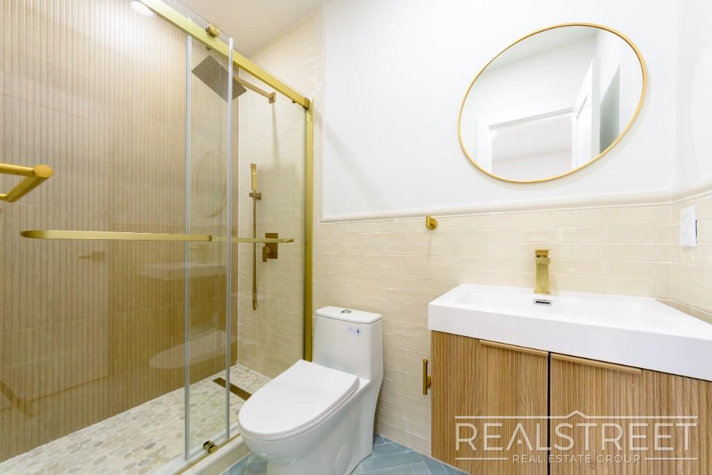 Building Photo - Stunning New 3 Bed 2 Bath in Bed Stuy Town...