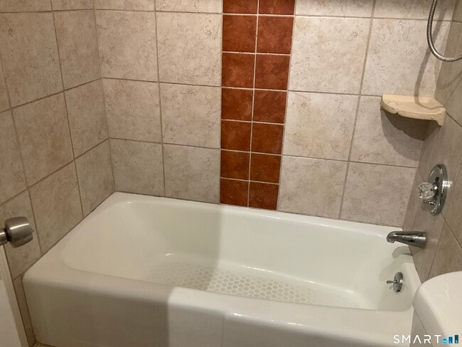 Building Photo - 157 Woodland Dr