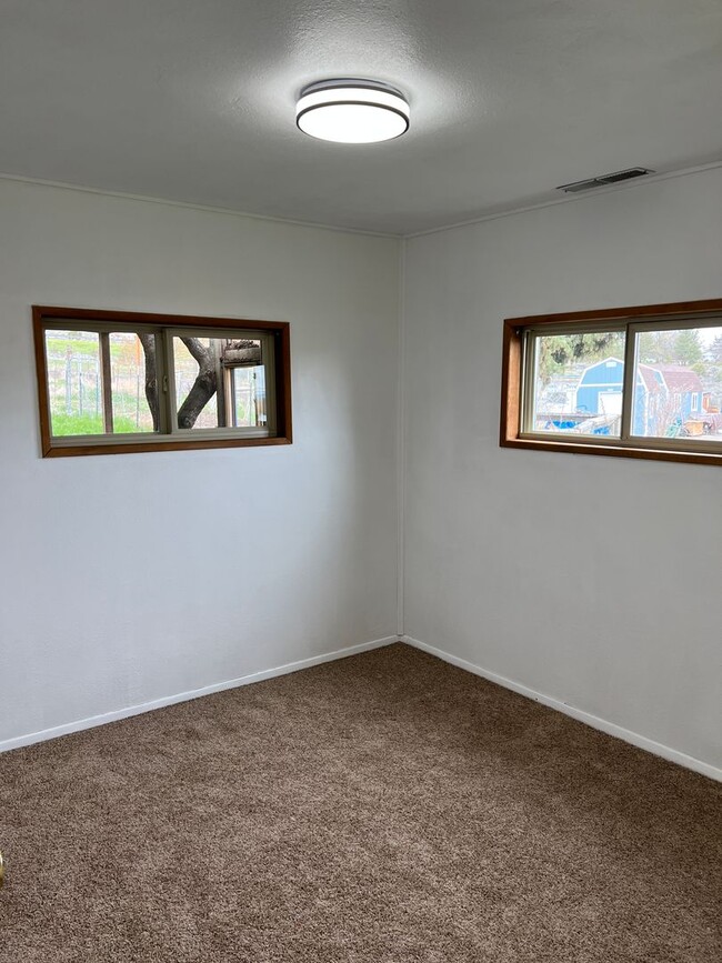 Primary Photo - 2 Bedroom, 1 Bathroom Home