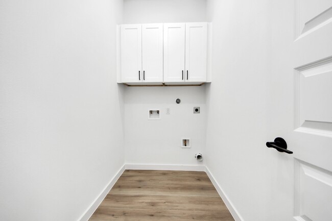 Building Photo - 7935 Sunnyhill St